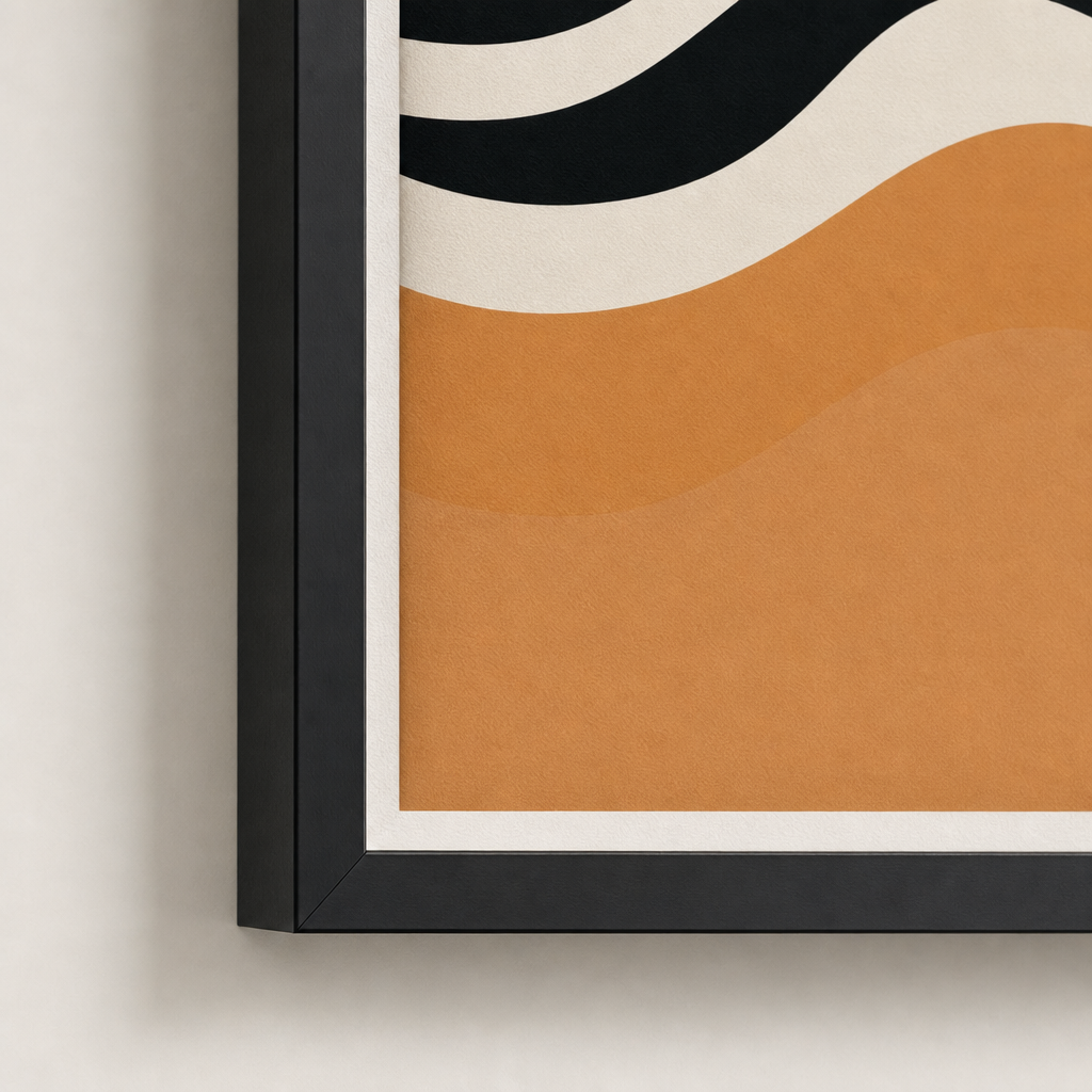 Détail du coin de l'affiche Tramonto : cadre noir, marie-louise et grain du papier mat