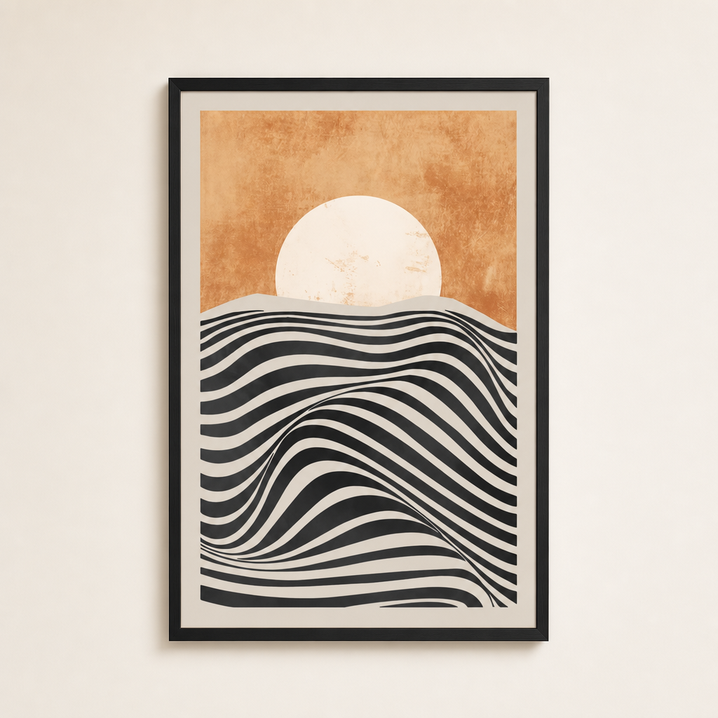 Affiche Tramonto encadrée en noir, éclairée en lumière rasante : disque pâle au-dessus d'un paysage d'ondes noires, ciel terracotta