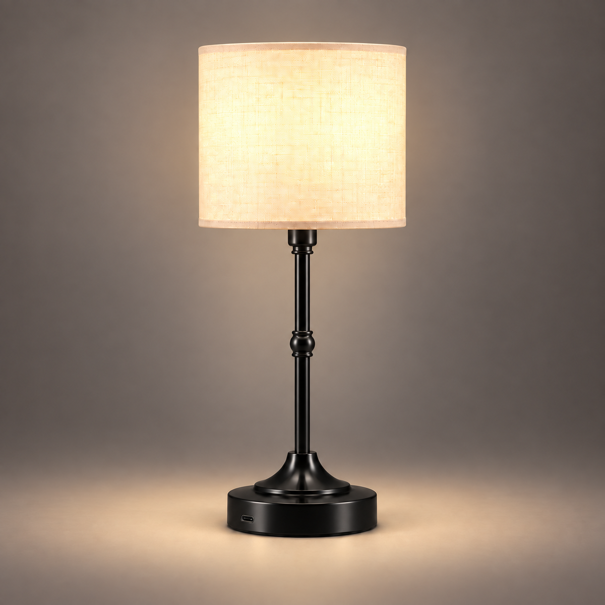 obsidian-1 — Lampe Mayfair Obsidian allumée, photo studio sur fond gris