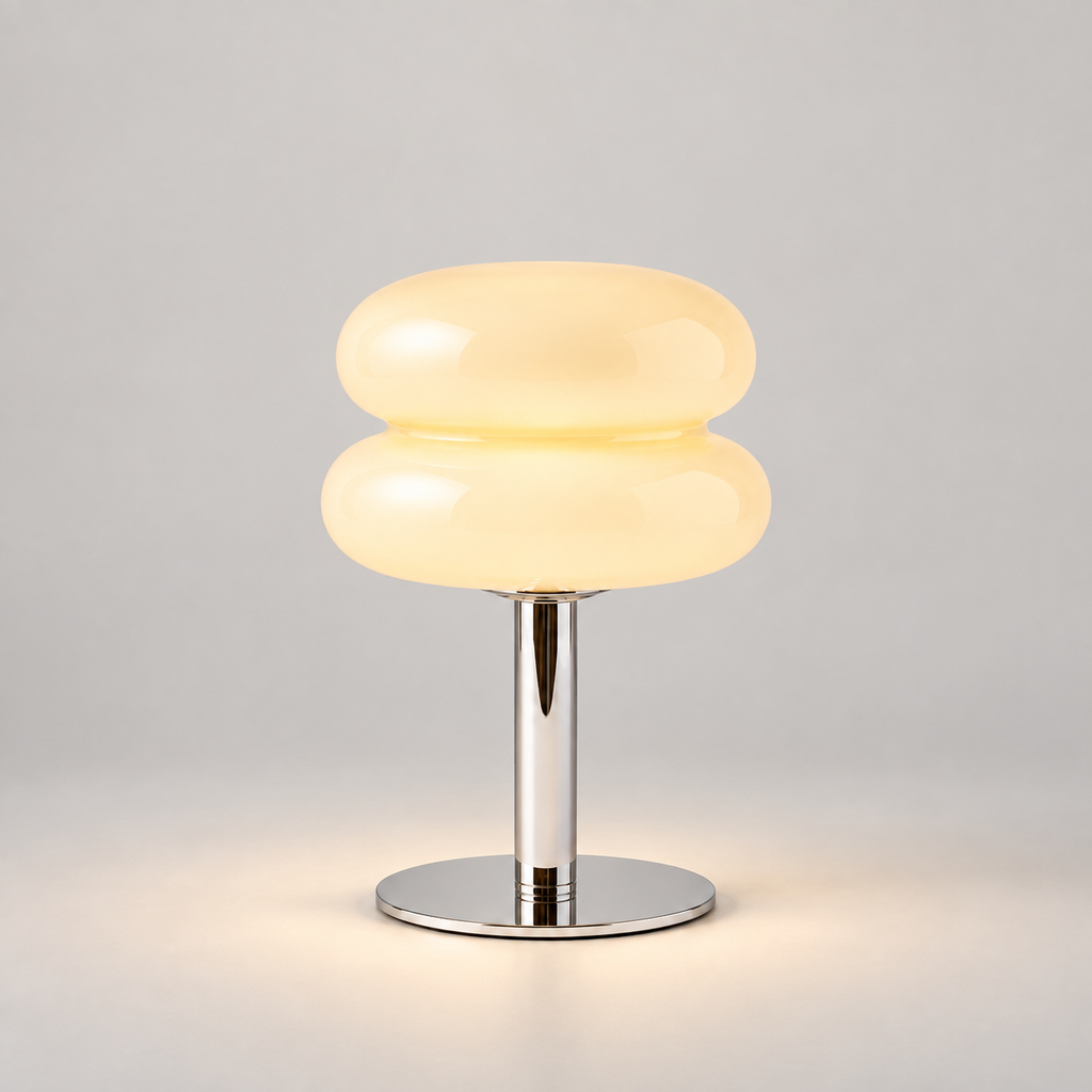soft-ivory-1 — Lampe Opaline Soft Ivory allumée, photo studio sur fond gris