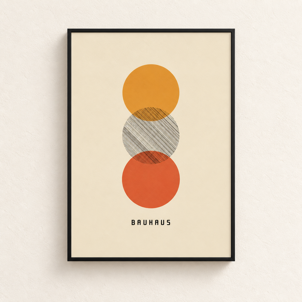 Affiche Trio encadrée en noir, vue de face, trois cercles Bauhaus orange, rayé et terracotta